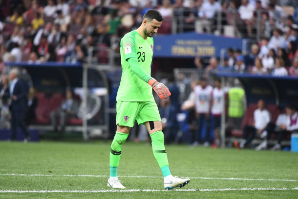 轻运动员提 轻运动员提